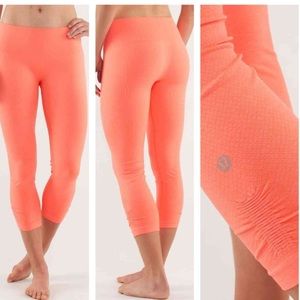 Lululemon Ebb and Flow Crop