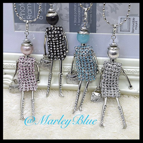 Jewelry - Adorable Sparkly Doll Necklace Blue