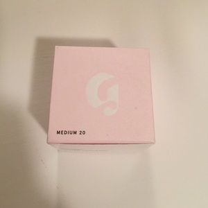 Glossier concealer
