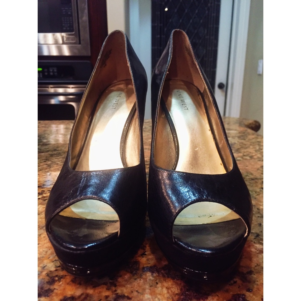 Nine West black leather and suede lace up heels