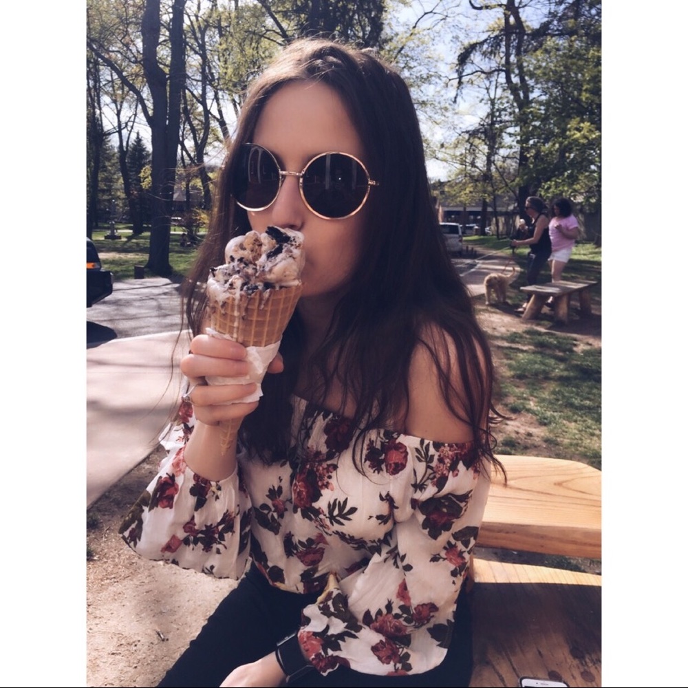 Meet your Posher, Randi - Picture 2 of 7