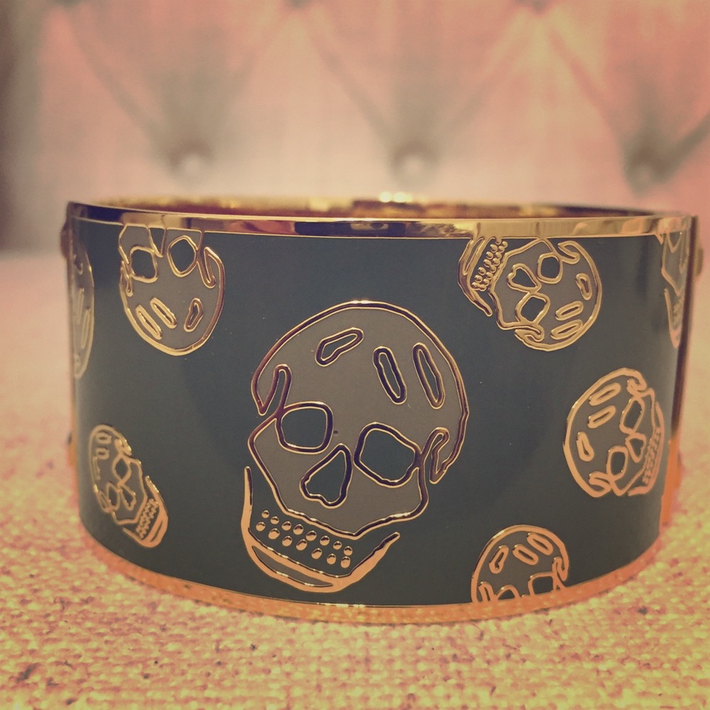 100% authentic Alexander McQueen large bangle