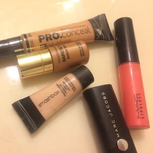 Mini cosmetic bundle