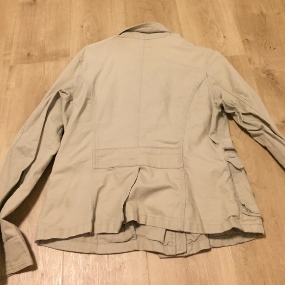 Beige jacket - Picture 3 of 3
