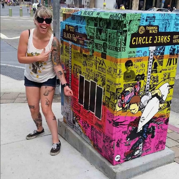 Meet your Posher, Colleen - Picture 3 of 3