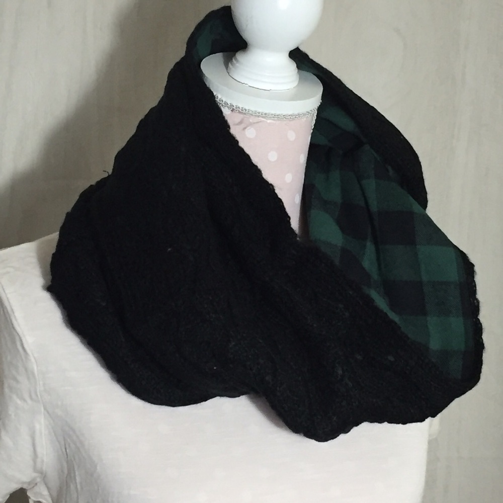 MUK LUKS Infinity Scarf in Black