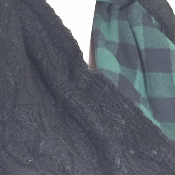 MUK LUKS Infinity Scarf in Black - Picture 2 of 4