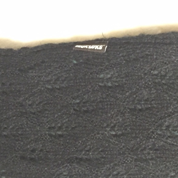 MUK LUKS Infinity Scarf in Black - Picture 4 of 4