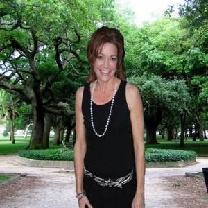 Meet your Posher, Michelle e.