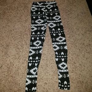Tribal print leggings