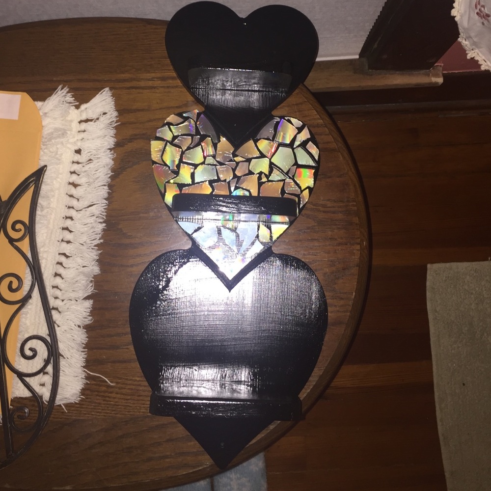 Triple heart shelf