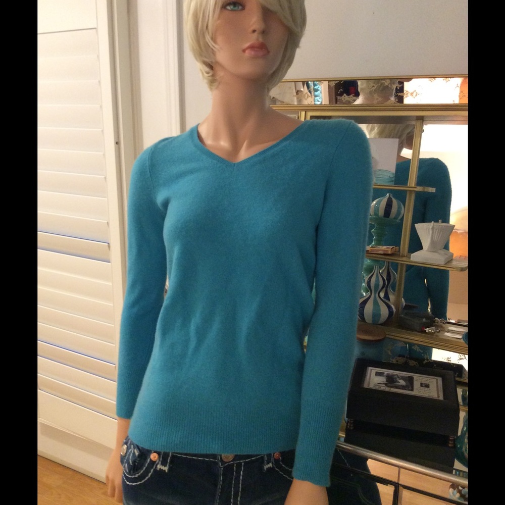 100% Cashmere Sweater!