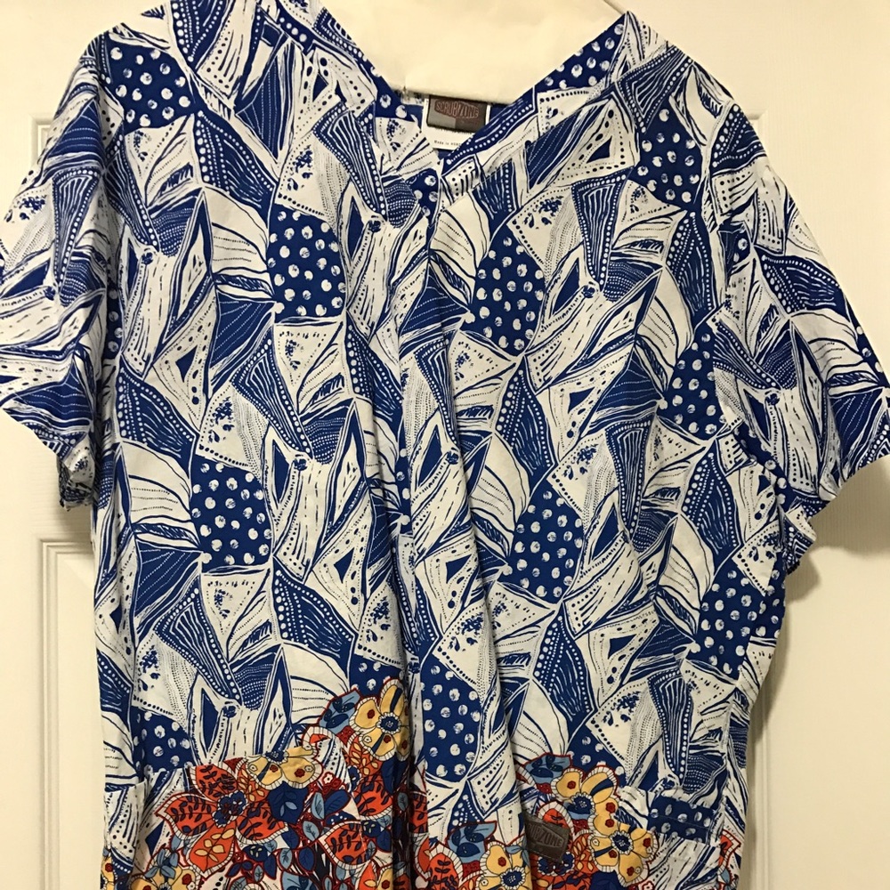Scrubzone scrub top XL multicolor MAKE OFFER!
