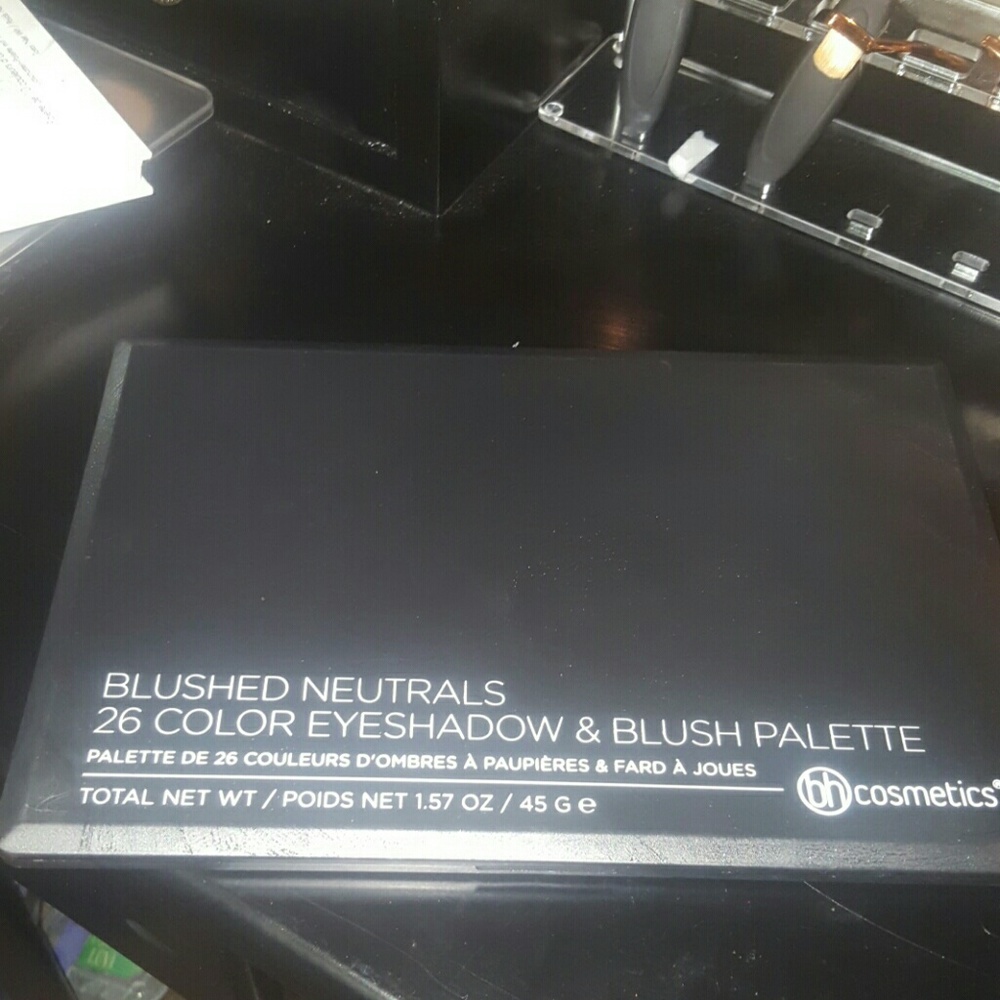 Bh cosmetics blush neutral pallete