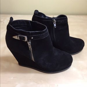 Dv Dolce Vita Black Suede Buckle Ankle Boots Sz 10