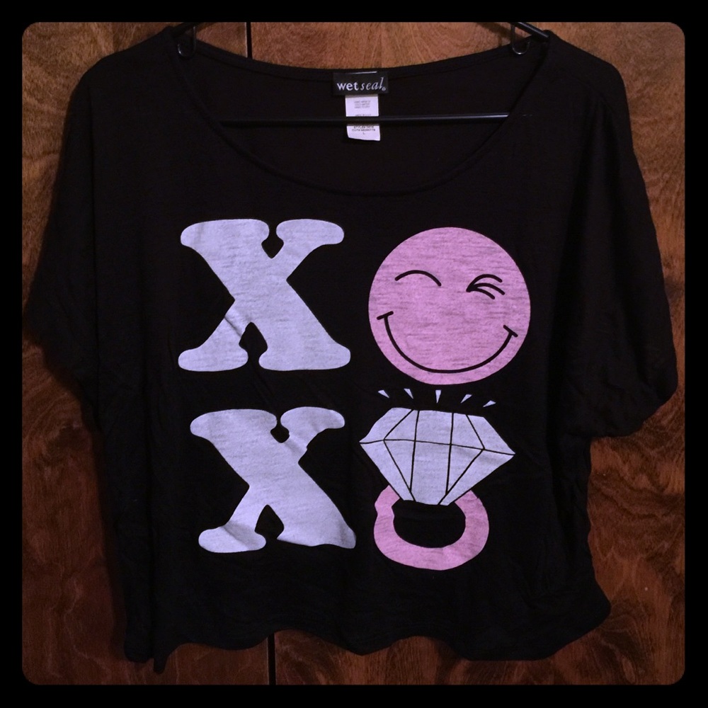 Wet seal cropped engagement tee size L