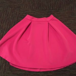 pleated skirt