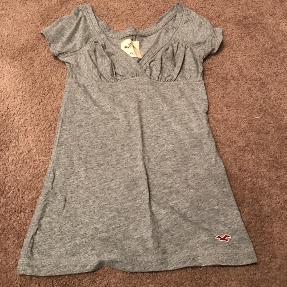 Hollister T