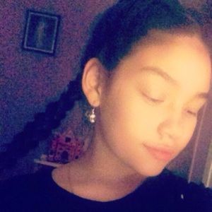 Meet your Posher, Elana