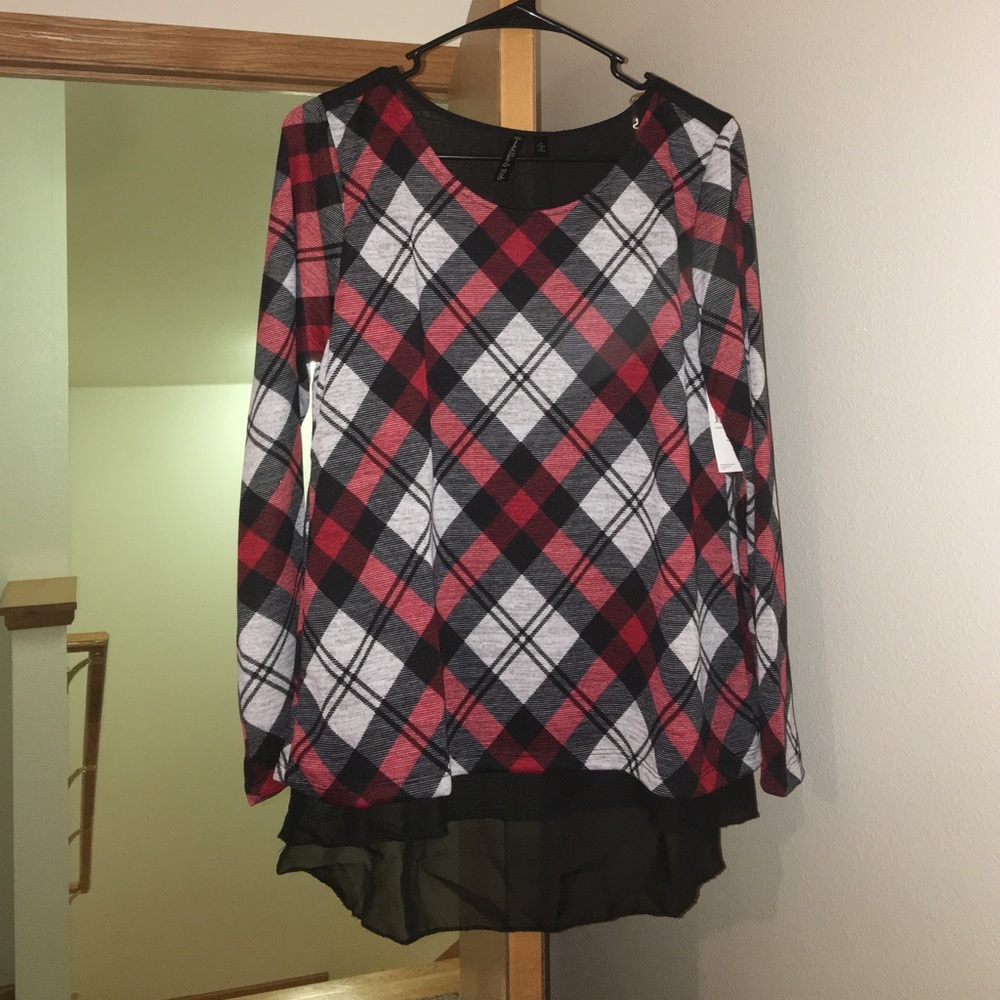 Patterned/sheer black long sleeve