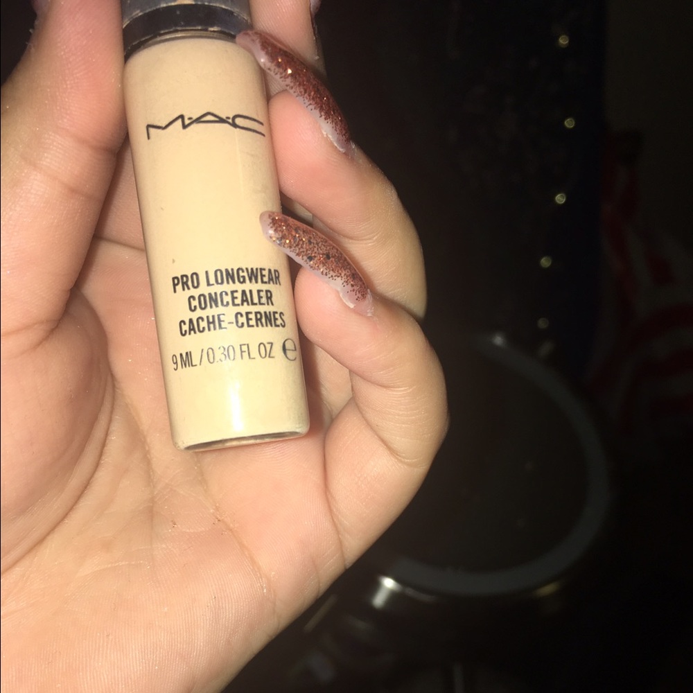MAC prolong wear concealer