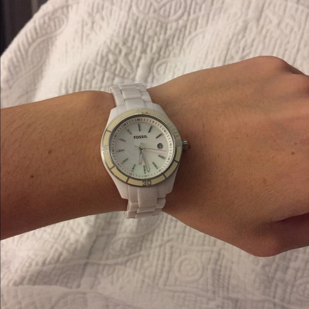 White Fossil Watch - image 4