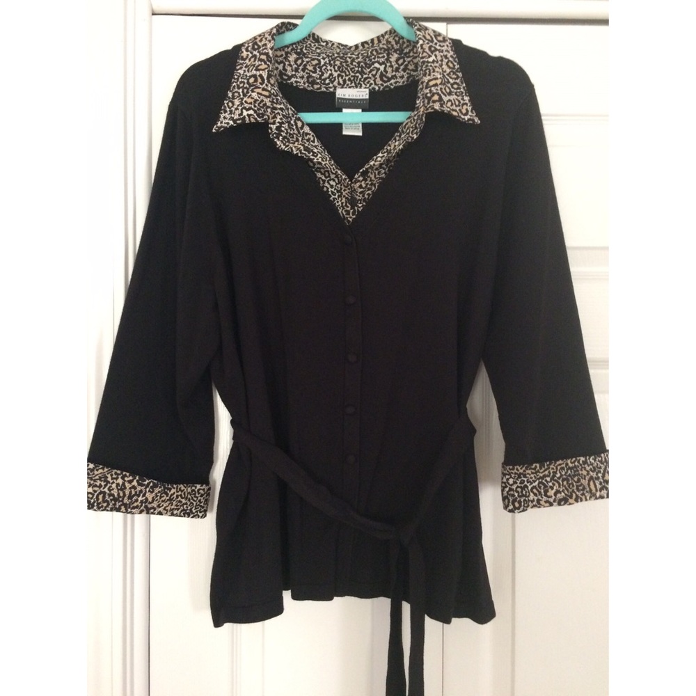 Women's size 2XL 3/4 sleeve sweater with tie belt.