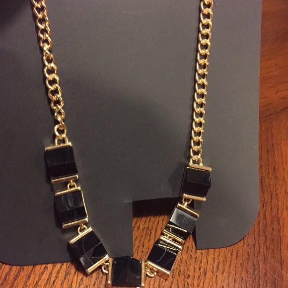 Forever 21 Necklace - Picture 2 of 2