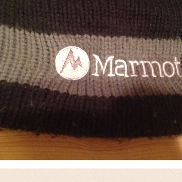 🎉CLOSET CLOSED - Picture 2 of 4