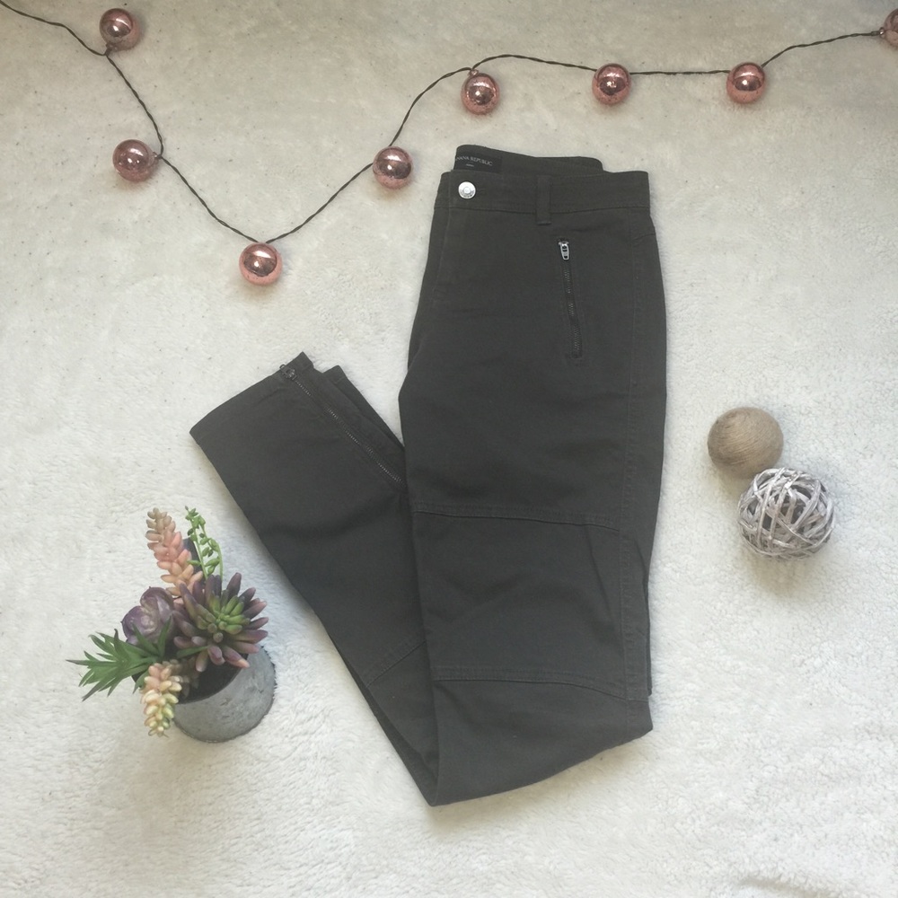 Green high rise skinny cargo pants