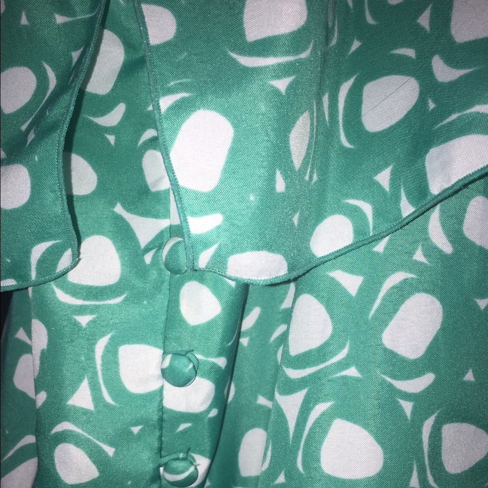 Green Pattern Top - Picture 3 of 3