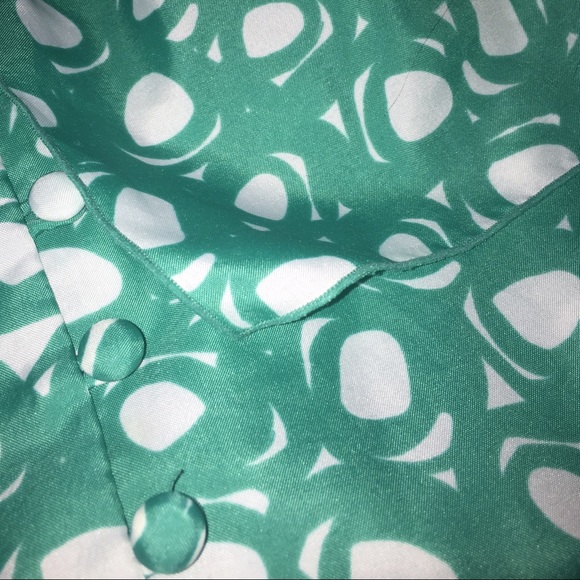 Green Pattern Top - Picture 2 of 3