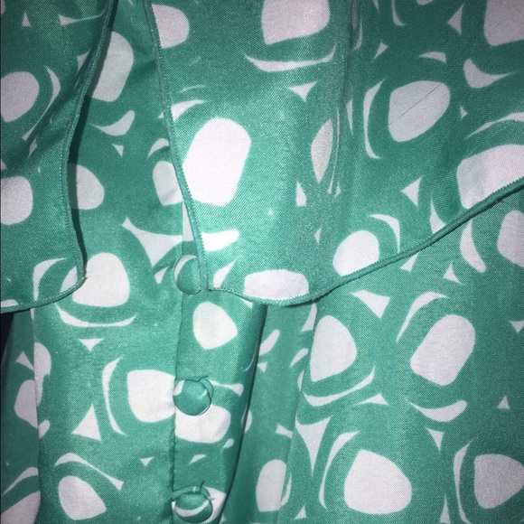 Green Pattern Top - Picture 3 of 3