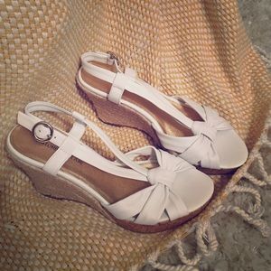 Antonio Melani Crisp White Wedges