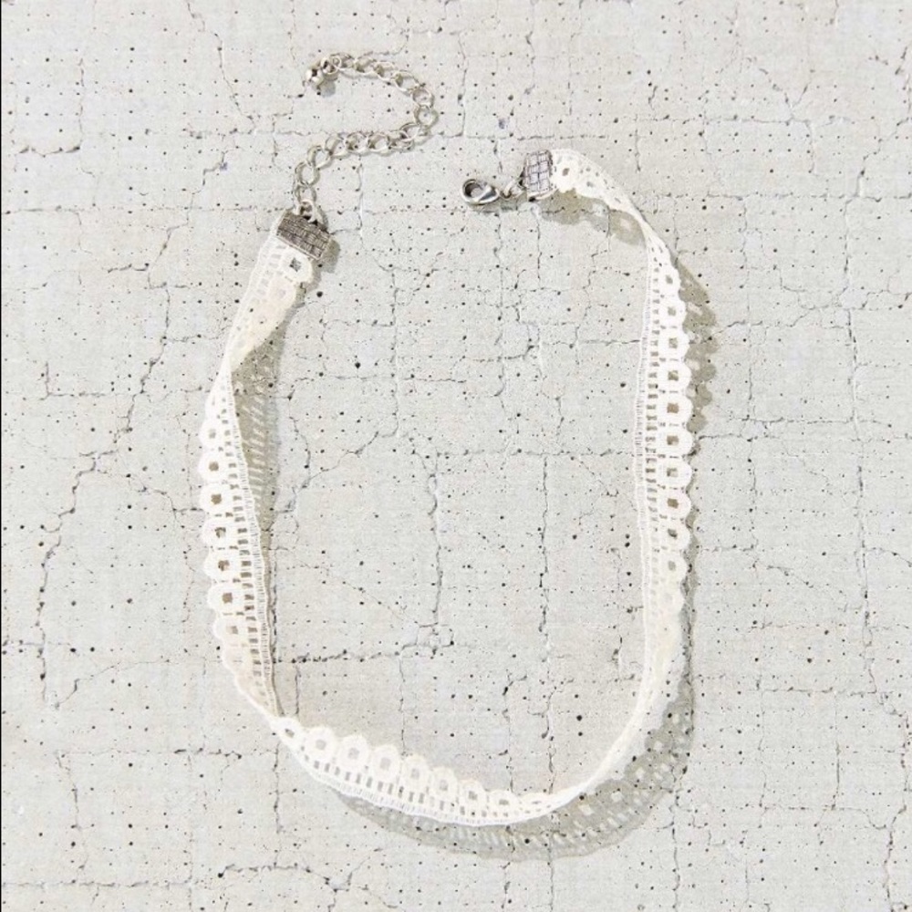 Urban Outfitters Ivory Lace Choker