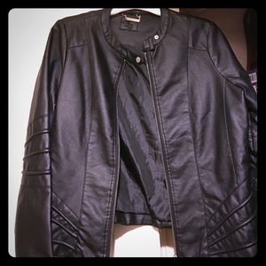 Black jacket size junior XL