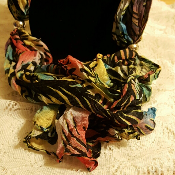 Spring Colored Elephant Charm Scarf - Picture 2 of 4