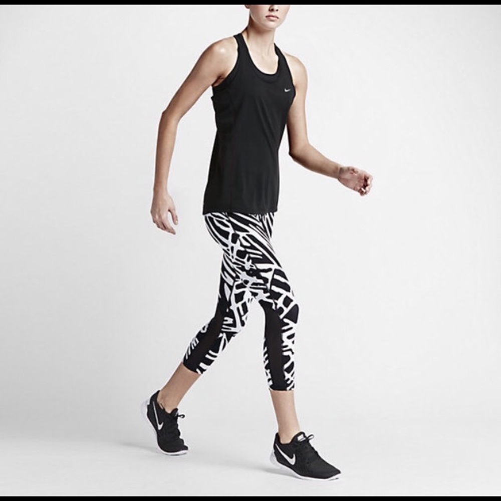 Nike Epic Lux Crop Length Tight. Palm Print. NWT
