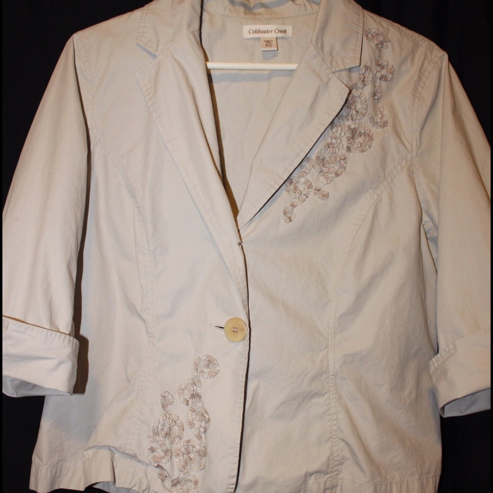 Collared jacket w/ "embroidery"