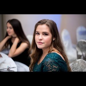 Meet your Posher, Ava