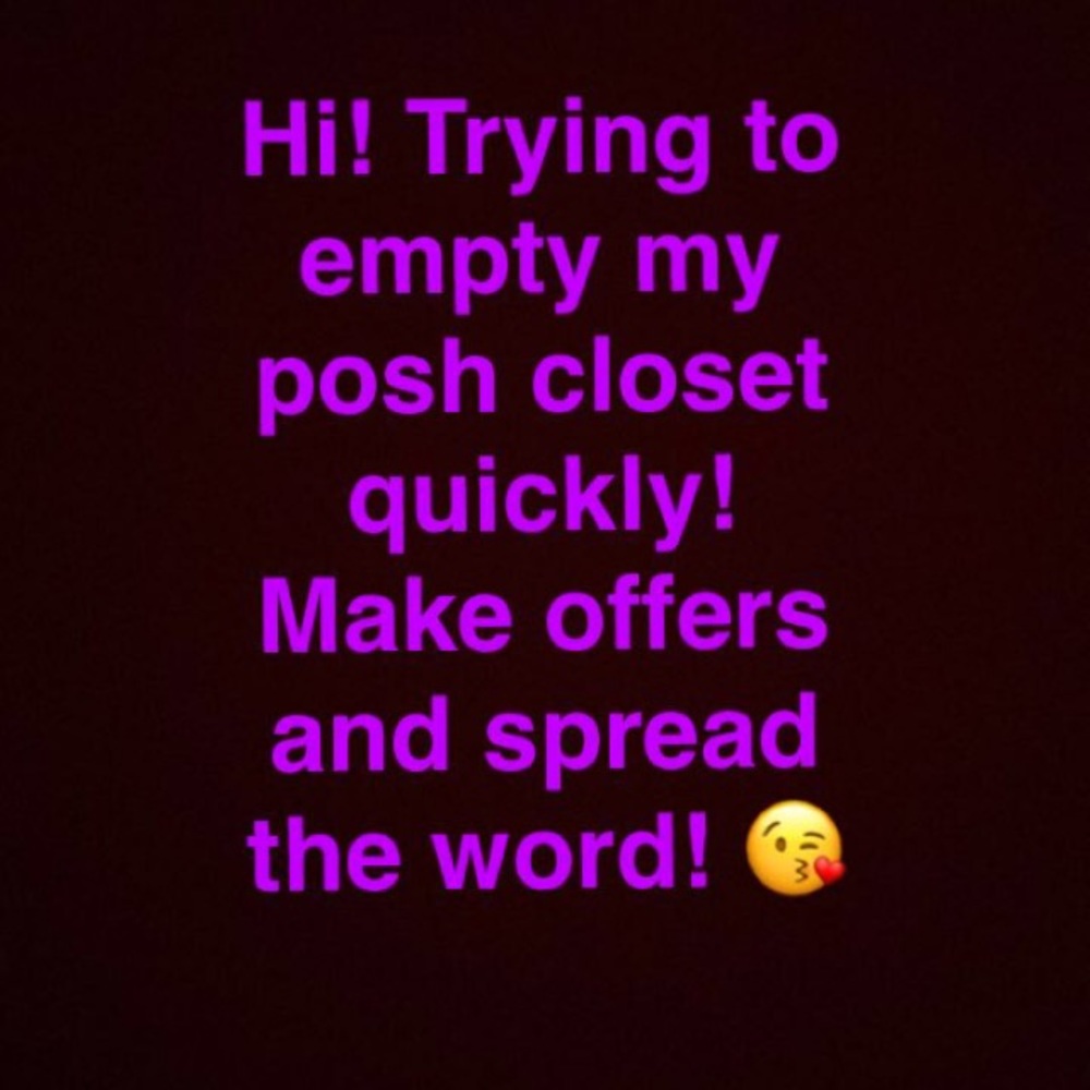 Hi fellow poshmark sellers! Open to offers!!