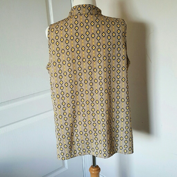 Sleeveless patterned vest - Picture 2 of 4