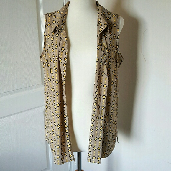 Sleeveless patterned vest - Picture 3 of 4