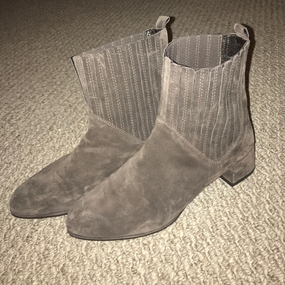 STUART WEITZMAN TAUPE BOOTIES
