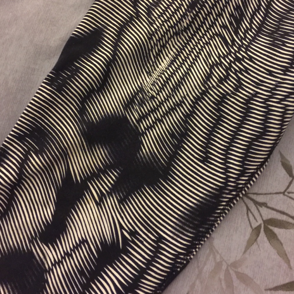 Geo Print Leggings View 2