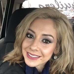 Meet your Posher, Gloria