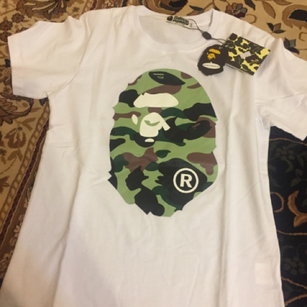 BAPE - A BATHING APE TSHIRT
