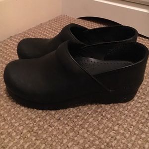 Black Dansko size 9