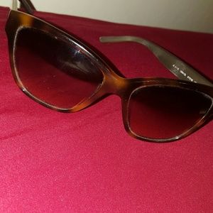 Burberry sunglasses 135