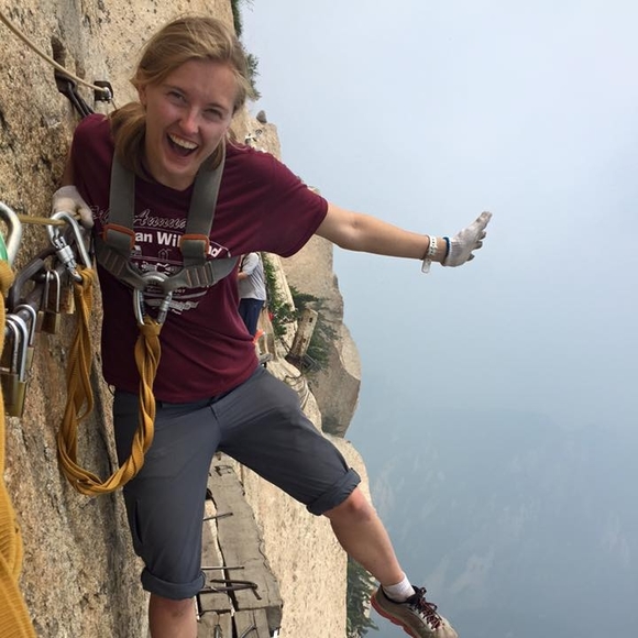 Meet your Posher, Katelyn - Picture 1 of 1